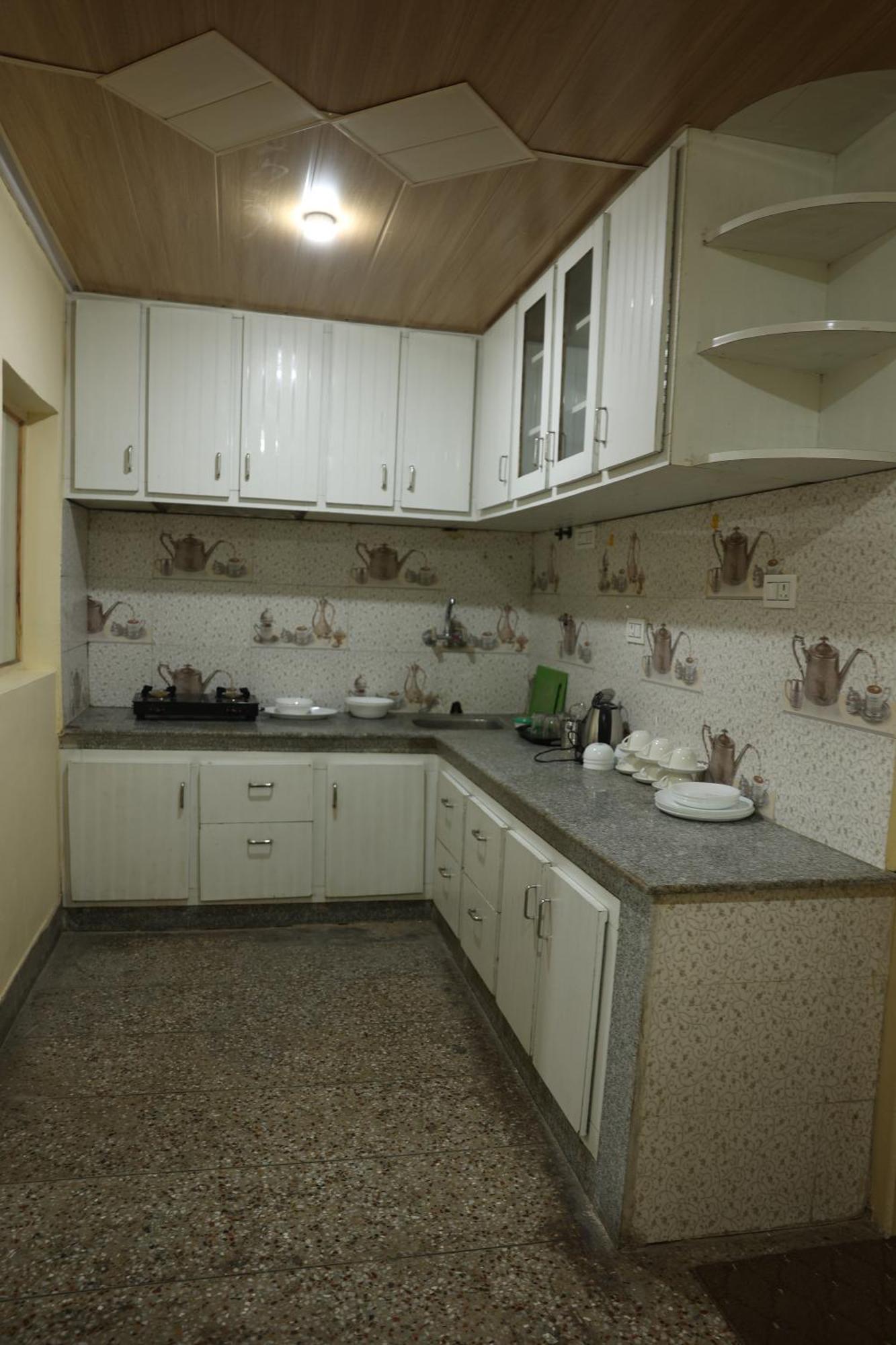 Khwaab Gah By The Khayabaan-Homestay Apartments Fully Furnished With Functional Kitchen, Wifi & Parking In City Centre Srinagar  Bagian luar foto